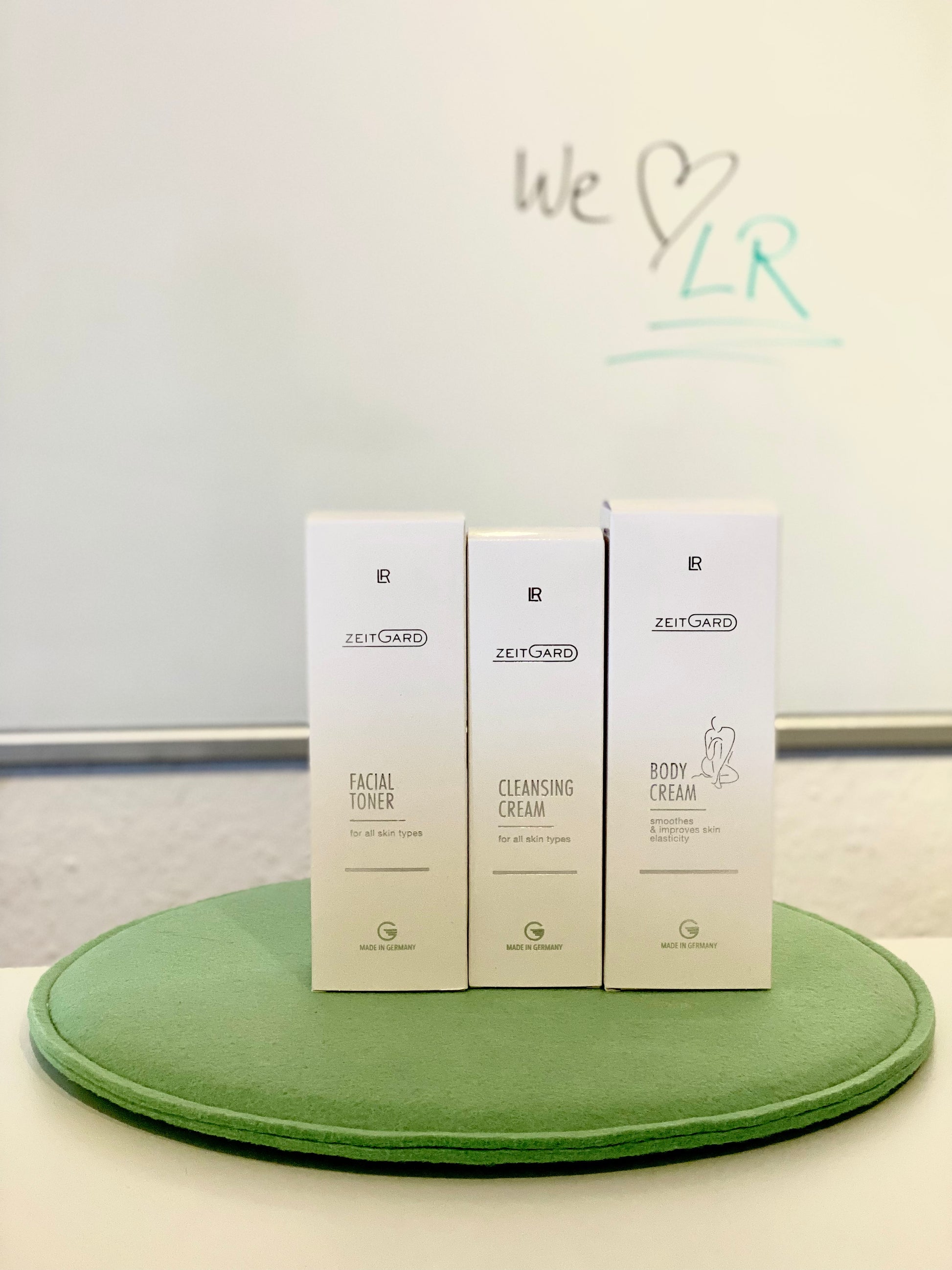 LR ZEITGARD Pflegeprodukte - Gesichtswasser Facal Toner, Reinigungscreme Cleansing Cream, Körpercreme Body Cream