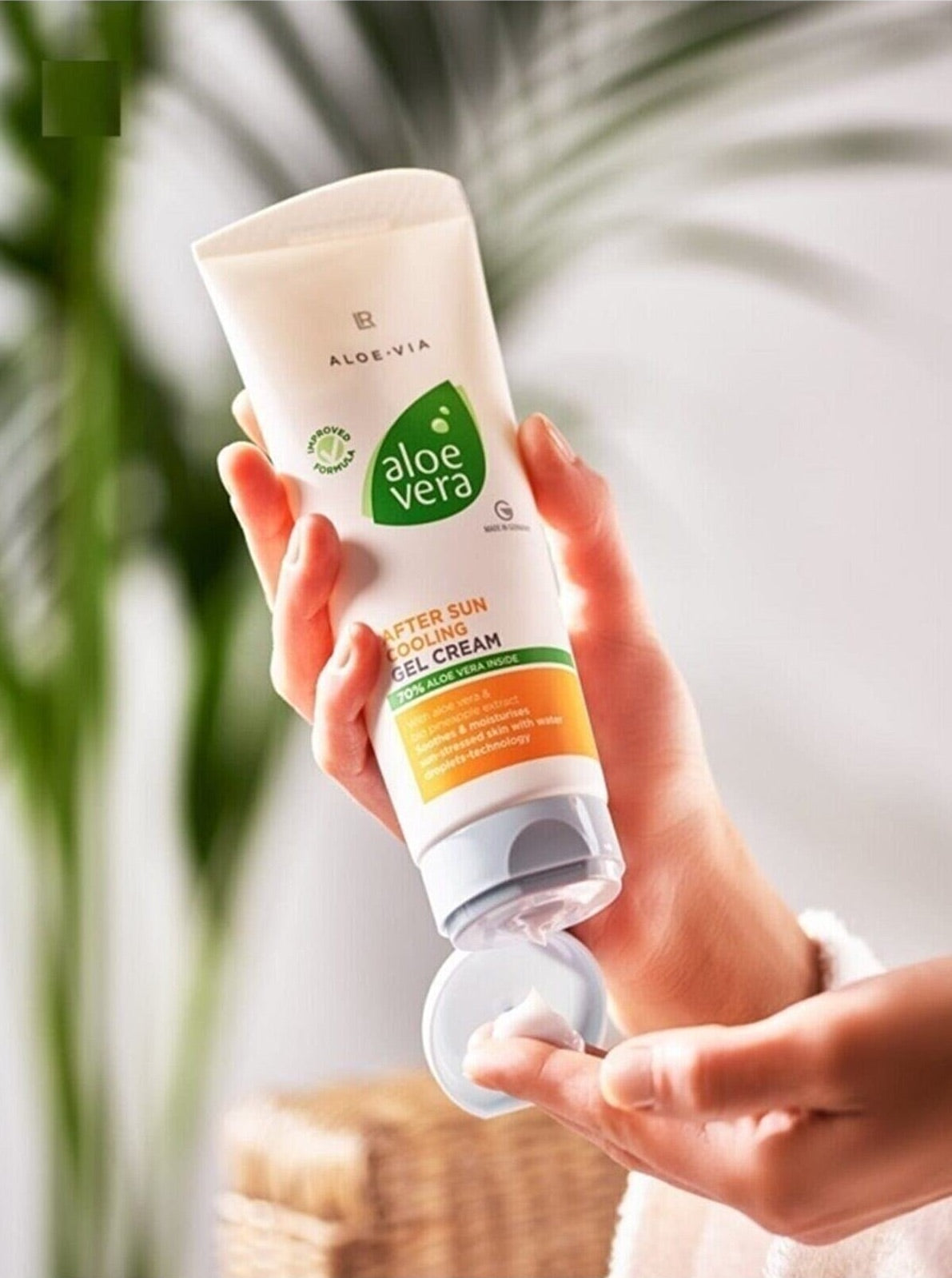 Coole Pflege nach dem Sonnenbaden - mit der LR Aloe Vera After Sun Cooling Gel Cream Gel Creme.