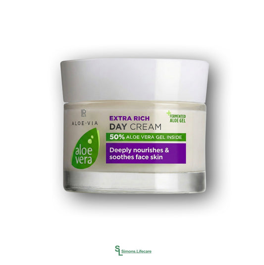 Moderne Aloe Vera-Pflege für intensiv gepflegte Gesichtshaut. Mit fermentiertem Aloe Vera-Gel & Arganöl - die LR LIMITED Aloe Vera Extra Rich Day Cream Extra Reichhaltige Tagescreme NEUE REZEPTUR, 50ml. Jetzt zum SONDERPREIS bei Simons.Lifecare. 